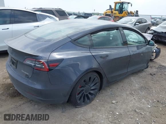 ✅ 2023 Tesla Model 3 Performance • VIN: 5YJ3E1EC1PF678145 • Lot: 42162597. Wystawiony na IAAI z przebiegiem 18 134 mil. Bezpłatny archiwum sprzedaży aukcyjnych z USA i szczegółowy raport historii pojazdu na DreamBid. Zdjęcie 4.