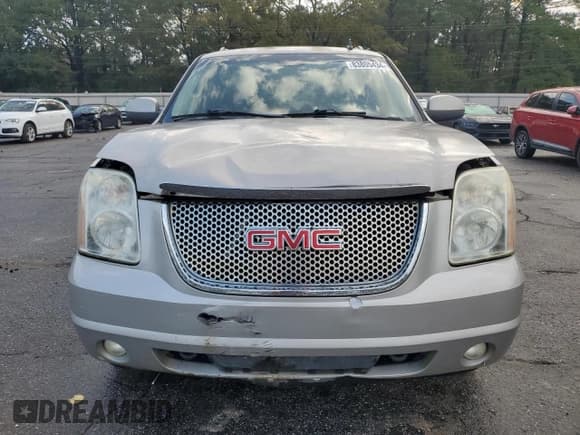 ✅ 2008 GMC Yukon XL • VIN: 1GKFC66858J199204 • Lot: 83805434. Listed on Copart with 223,748 mi. Free auction sales archive from the USA and detailed vehicle history report at DreamBid. Image 5.