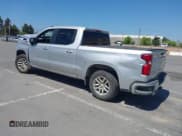✅ 2021 Chevrolet Silverado 1500 RST • VIN: 3GCUYEET4MG138815 • Lot: 42207861. Wystawiony na IAAI z przebiegiem 77 700 mil. Bezpłatny archiwum sprzedaży aukcyjnych z USA i szczegółowy raport historii pojazdu na DreamBid. Zdjęcie 3.