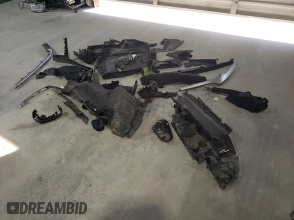 ✅ 2016 Lexus NX F Sport • VIN: JTJBARBZ0G2093782 • Lot: 86773685. Wystawiony na Copart z przebiegiem 157 232 mil. Bezpłatny archiwum sprzedaży aukcyjnych z USA i szczegółowy raport historii pojazdu na DreamBid. Zdjęcie 13.