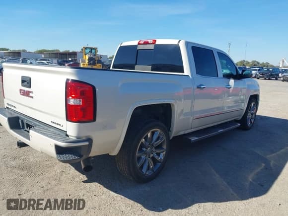 ✅ 2015 GMC Sierra 1500 Denali • VIN: 3GTU2WEJXFG344388 • Lot: 43613485. Listed on IAAI with 170,541 mi. Free auction sales archive from the USA and detailed vehicle history report at DreamBid. Image 4.