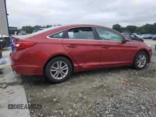 2015 Hyundai Sonata SE z VIN 5NPE24AF6FH063058, wystawiony jako Copart lot #65629905 z przebiegiem 125 749 mil mil oraz Szkoda całkowita • Salvage title. Historia ofert i sprzedaży dostępna na DreamBid. Obrazek 3.