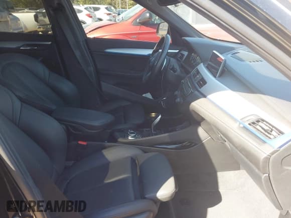 ✅ 2021 BMW X1 xDrive28i • VIN: WBXJG9C0XM5U28881 • Lot: 43518155. Listed on IAAI with 27,307 mi. Free auction sales archive from the USA and detailed vehicle history report at DreamBid. Image 5.