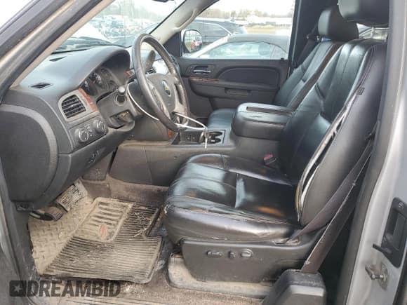 ✅ 2011 Chevrolet Silverado 1500 LTZ • VIN: 1GCRKTE33BZ300619 • Lot: 91894215. Listed on Copart with 204,587 mi. Free auction sales archive from the USA and detailed vehicle history report at DreamBid. Image 7.