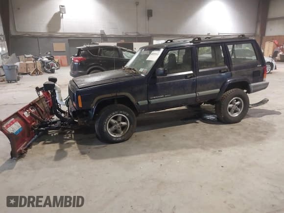 ✅ 1999 Jeep Cherokee Sport • VIN: 1J4FF68S2XL602709 • Lot: 41177232. Listed on IAAI with Not provided. Free auction sales archive from the USA and detailed vehicle history report at DreamBid. Image 2.