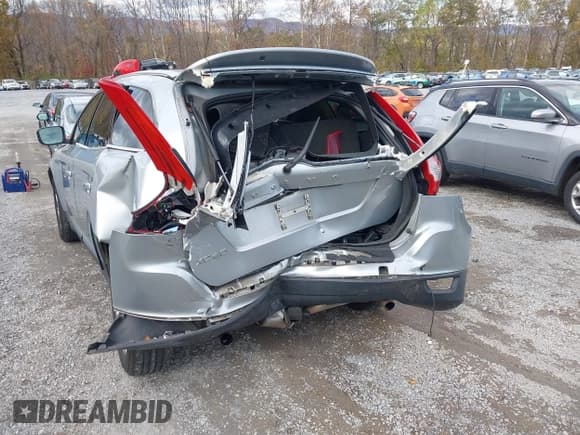 ✅ 2013 Volvo XC60 3.2L • VIN: YV4940DL1D2430918 • Lot: 43575679. Listed on IAAI with 127,675 mi. Free auction sales archive from the USA and detailed vehicle history report at DreamBid. Image 5.