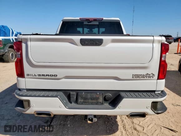 ✅ 2021 Chevrolet Silverado 1500 High Country • VIN: 3GCPWFED3MG351899 • Lot: 90672735. Wystawiony na Copart z przebiegiem 83 678 mil. Bezpłatny archiwum sprzedaży aukcyjnych z USA i szczegółowy raport historii pojazdu na DreamBid. Zdjęcie 6.