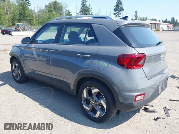 ✅ 2022 Hyundai Venue SEL • VIN: KMHRC8A34NU161274 • Lot: 42406706. Listed on IAAI with 9,500 mi. Free auction sales archive from the USA and detailed vehicle history report at DreamBid. Image 3.
