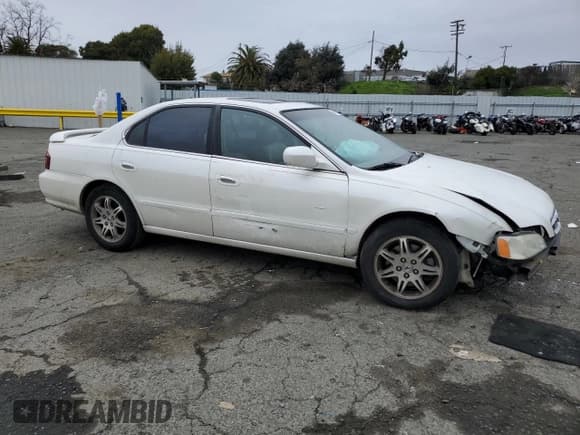 ✅ 2000 Acura TL • VIN: 19UUA5672YA030186 • Лот: 46127525. Опубликован ранее на Copart с пробегом 221 132 миль. Бесплатный доступ к архиву аукционных продаж из США и подробный отчёт об истории автомобиля на DreamBid. Изображение 4.