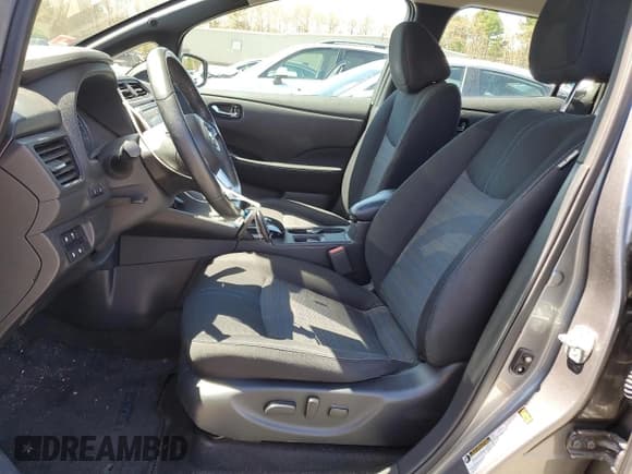 ✅ 2018 Nissan LEAF SV • VIN: 1N4AZ1CP1JC316912 • Lot: 54693045. Listed on Copart with 49,031 mi. Free auction sales archive from the USA and detailed vehicle history report at DreamBid. Image 7.