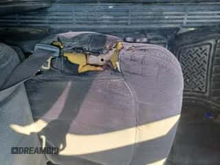 2002 Chevrolet Silverado 2500HD LS z VIN 1GCHC29U12Z329395, wystawiony jako IAAI lot #43499781 z przebiegiem Nie podano mil oraz . Historia ofert i sprzedaży dostępna na DreamBid. Obrazek 1.