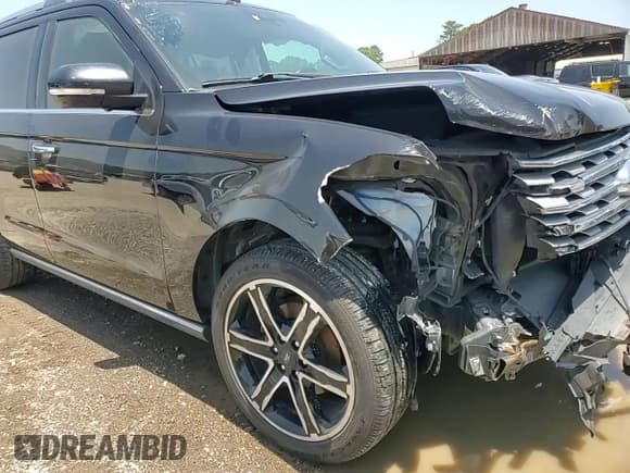 ✅ 2019 Ford Expedition Limited • VIN: 1FMJU1KT9KEA79482 • Lot: 56759025. Listed on Copart with 90,012 mi. Free auction sales archive from the USA and detailed vehicle history report at DreamBid. Image 13.