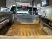 2019 Chevrolet Silverado 2500HD LT z VIN 2GC2KSEG5K1210895, wystawiony jako IAAI lot #43064798 z przebiegiem 98 795 mil mil oraz . Historia ofert i sprzedaży dostępna na DreamBid. Obrazek 1.