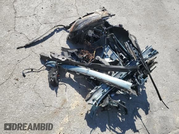 ✅ 2025 Mercedes-Benz E 450 • VIN: W1KLF6BB7SA174177 • Lot: 89843925. Wystawiony na Copart z przebiegiem Nie podano. Bezpłatny archiwum sprzedaży aukcyjnych z USA i szczegółowy raport historii pojazdu na DreamBid. Zdjęcie 12.