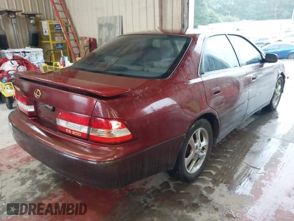✅ 2001 Lexus ES 300 • VIN: JT8BF28G815107613 • Lot: 42954046. Wystawiony na IAAI z przebiegiem 189 248 mil. Bezpłatny archiwum sprzedaży aukcyjnych z USA i szczegółowy raport historii pojazdu na DreamBid. Zdjęcie 4.