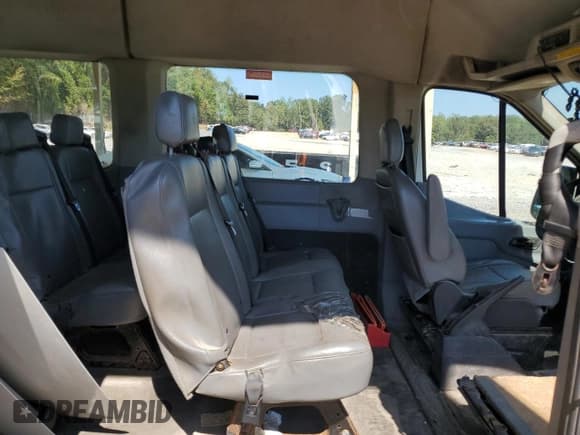 ✅ 2019 Ford Transit Passenger XL • VIN: 1FBAX2XM6KKB84733 • Lot: 84629655. Wystawiony na Copart z przebiegiem 145 446 mil. Bezpłatny archiwum sprzedaży aukcyjnych z USA i szczegółowy raport historii pojazdu na DreamBid. Zdjęcie 10.