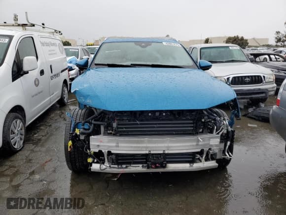 ✅ 2019 Audi e-tron Prestige • VIN: WA1VAAGE9KB014524 • Lot: 42891273. Wystawiony na Copart z przebiegiem 33 117 mil. Bezpłatny archiwum sprzedaży aukcyjnych z USA i szczegółowy raport historii pojazdu na DreamBid. Zdjęcie 5.