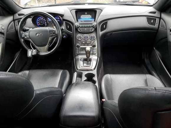 ✅ 2014 Hyundai Genesis Coupe Ultimate • VIN: KMHHU6KJ5EU118430 • Lot: 80327065. Listed on Copart with 98,263 mi. Free auction sales archive from the USA and detailed vehicle history report at DreamBid. Image 8.