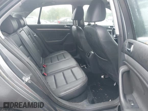 ✅ 2009 Volkswagen Jetta SE • VIN: 3VWRZ71K49M170455 • Lot: 42270680. Listed on IAAI with 145,955 mi. Free auction sales archive from the USA and detailed vehicle history report at DreamBid. Image 8.