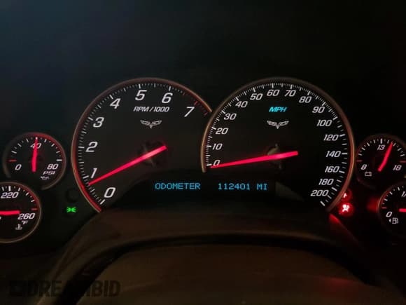 ✅ 2005 Chevrolet Corvette • VIN: 1G1YY22U055108936 • Lot: 70719685. Wystawiony na Copart z przebiegiem 112 401 mil. Bezpłatny archiwum sprzedaży aukcyjnych z USA i szczegółowy raport historii pojazdu na DreamBid. Zdjęcie 9.