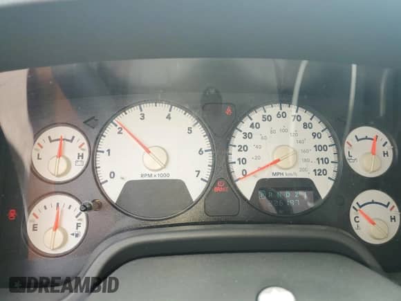 2006 Dodge 1500 SLT z VIN 1D7HU16256J119208, wystawiony jako Copart lot #62525425 z przebiegiem 226 196 mil mil oraz Szkoda całkowita • Salvage title. Historia ofert i sprzedaży dostępna na DreamBid. Obrazek 9.