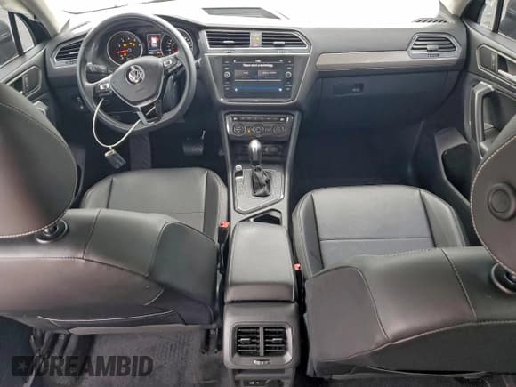 ✅ 2021 Volkswagen Tiguan SE • VIN: 3VV3B7AX4MM112204 • Lot: 94812705. Wystawiony na Copart z przebiegiem 71 115 mil. Bezpłatny archiwum sprzedaży aukcyjnych z USA i szczegółowy raport historii pojazdu na DreamBid. Zdjęcie 8.