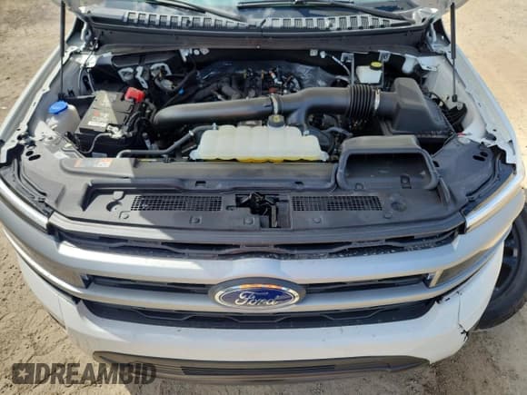 ✅ 2024 Ford Expedition XLT • VIN: 1FMJU1H8XREA78483 • Lot: 81152615. Listed on Copart with 12,560 mi. Free auction sales archive from the USA and detailed vehicle history report at DreamBid. Image 12.