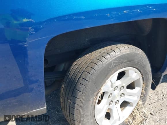 ✅ 2019 Chevrolet Silverado 1500 LT • VIN: 2GCVKPECXK1175049 • Lot: 42763309. Wystawiony na IAAI z przebiegiem 138 069 mil. Bezpłatny archiwum sprzedaży aukcyjnych z USA i szczegółowy raport historii pojazdu na DreamBid. Zdjęcie 20.