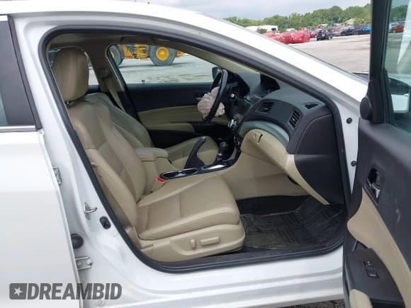 ✅ 2017 Acura ILX Premium • VIN: 19UDE2F78HA003139 • Лот: 43034432. Опубликован ранее на IAAI с пробегом 110 659 миль. Бесплатный доступ к архиву аукционных продаж из США и подробный отчёт об истории автомобиля на DreamBid. Изображение 5.