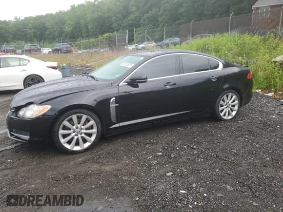 ✅ 2011 Jaguar XF Premium • VIN: SAJWA0GB4BLR81659 • Lot: 57973675. Wystawiony na Copart z przebiegiem 77 757 mil. Bezpłatny archiwum sprzedaży aukcyjnych z USA i szczegółowy raport historii pojazdu na DreamBid. Zdjęcie 1.