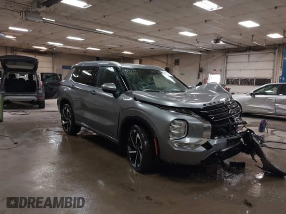 ✅ 2022 Mitsubishi Outlander SEL • VIN: JA4J4VA86NZ082369 • Lot: 42220477. Wystawiony na IAAI z przebiegiem 12 226 mil. Bezpłatny archiwum sprzedaży aukcyjnych z USA i szczegółowy raport historii pojazdu na DreamBid. Zdjęcie 1.