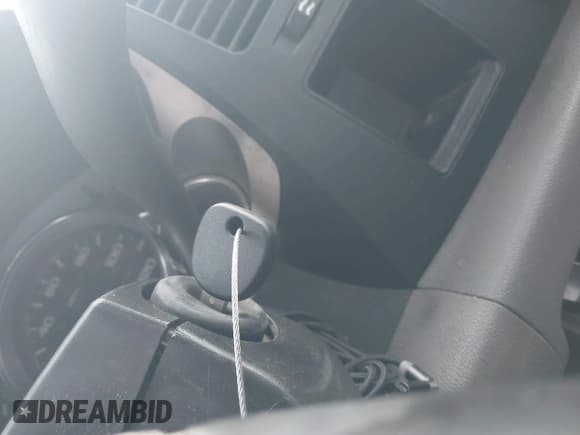 ✅ 2009 Chevrolet Silverado 2500HD Work Truck • VIN: 1GCHC49K79E156509 • Lot: 42566650. Wystawiony na IAAI z przebiegiem 218 736 mil. Bezpłatny archiwum sprzedaży aukcyjnych z USA i szczegółowy raport historii pojazdu na DreamBid. Zdjęcie 11.