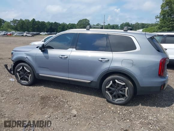✅ 2023 Kia Telluride S • VIN: 5XYP6DGC8PG329005 • Лот: 42944444. Опубликован ранее на IAAI с пробегом 262 196 миль. Бесплатный доступ к архиву аукционных продаж из США и подробный отчёт об истории автомобиля на DreamBid. Изображение 14.