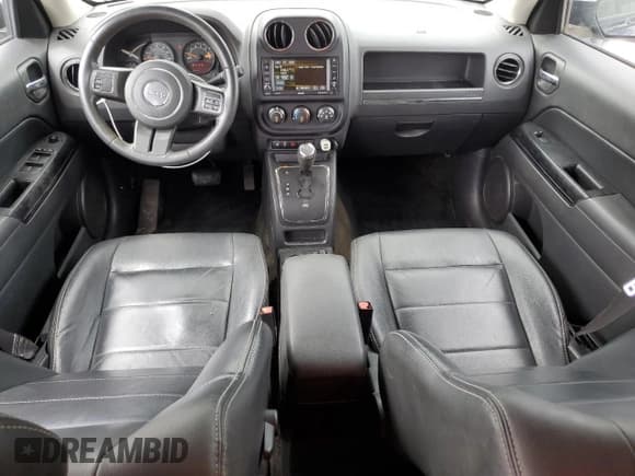 ✅ 2016 Jeep Patriot Latitude • VIN: 1C4NJRFB5GD511142 • Lot: 84433775. Listed on Copart with 115,800 mi. Free auction sales archive from the USA and detailed vehicle history report at DreamBid. Image 8.