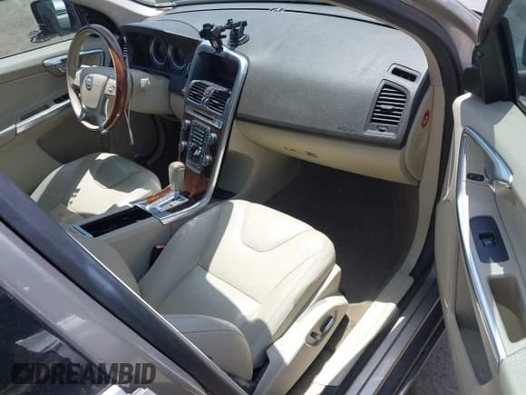 ✅ 2012 Volvo XC60 3.2L • VIN: YV4952DL2C2312495 • Lot: 42288225. Listed on IAAI with 166,358 mi. Free auction sales archive from the USA and detailed vehicle history report at DreamBid. Image 5.