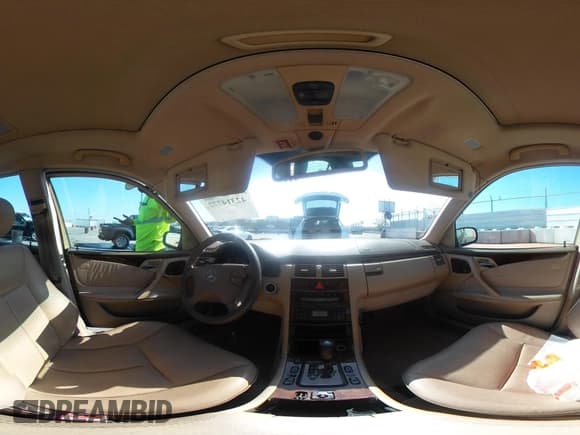 ✅ 2000 Mercedes-Benz E 320 • VIN: WDBJF70J5YB066997 • Лот: 42314772. Опубликован ранее на IAAI с пробегом 181 217 миль. Бесплатный доступ к архиву аукционных продаж из США и подробный отчёт об истории автомобиля на DreamBid. Изображение 20.