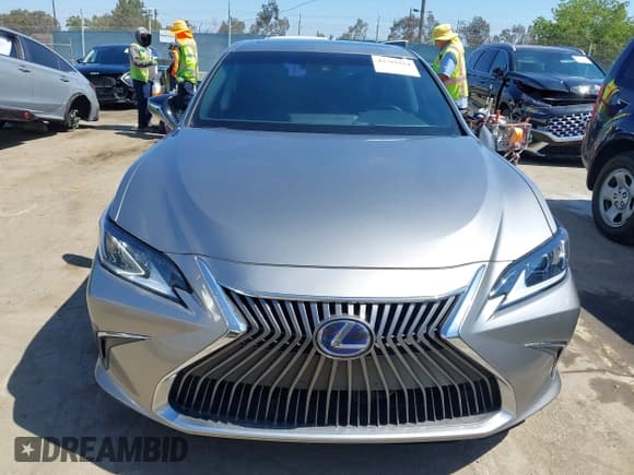 ✅ 2021 Lexus ES 300h • VIN: 58ACA1C1XMU007576 • Lot: 42302934. Listed on IAAI with 24,614 mi. Free auction sales archive from the USA and detailed vehicle history report at DreamBid. Image 12.
