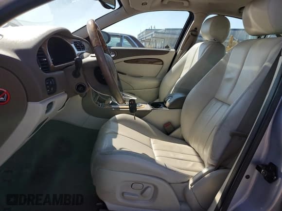 ✅ 2003 Jaguar S-Type • VIN: SAJEA01T33FM59487 • Лот: 80666965. Опубликован ранее на Copart с пробегом 59 700 миль. Бесплатный доступ к архиву аукционных продаж из США и подробный отчёт об истории автомобиля на DreamBid. Изображение 7.