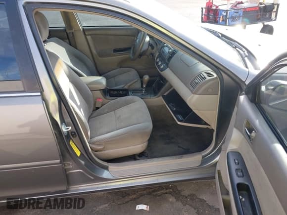 ✅ 2006 Toyota Camry LE • VIN: 4T1BE30K06U719341 • Lot: 43682302. Listed on IAAI with 175,121 mi. Free auction sales archive from the USA and detailed vehicle history report at DreamBid. Image 5.