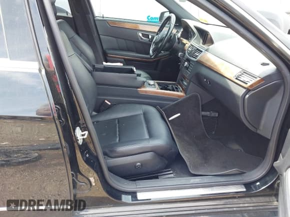 ✅ 2010 Mercedes-Benz E 350 Luxury • VIN: WDDHF8HBXAA053019 • Lot: 42290634. Listed on IAAI with 162,948 mi. Free auction sales archive from the USA and detailed vehicle history report at DreamBid. Image 5.