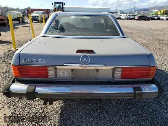✅ 1988 Mercedes-Benz 560 SL • VIN: WDBBA48D8JA077522 • Lot: 71857094. Wystawiony na Copart z przebiegiem 40 257 mil. Bezpłatny archiwum sprzedaży aukcyjnych z USA i szczegółowy raport historii pojazdu na DreamBid. Zdjęcie 6.