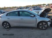 ✅ 2022 Hyundai Ioniq SEL • VIN: KMHC85LC4NU281272 • Lot: 41780390. Wystawiony na IAAI z przebiegiem 6 159 mil. Bezpłatny archiwum sprzedaży aukcyjnych z USA i szczegółowy raport historii pojazdu na DreamBid. Zdjęcie 13.