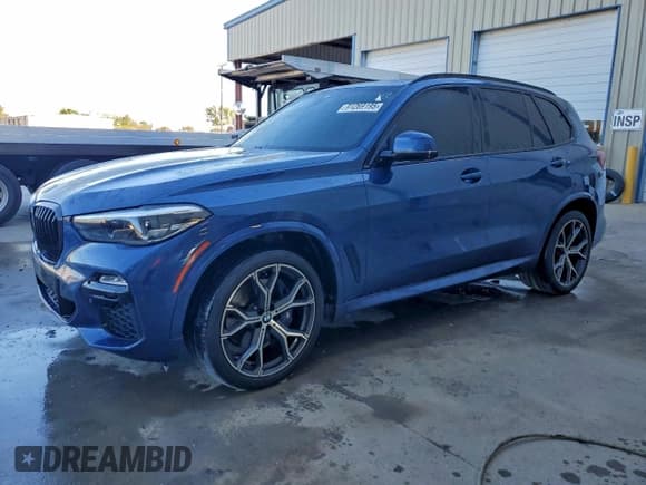 ✅ 2021 BMW X5 xDrive40i • VIN: 5UXCR6C07M9F48999 • Lot: 91269195. Wystawiony na Copart z przebiegiem 114 025 mil. Bezpłatny archiwum sprzedaży aukcyjnych z USA i szczegółowy raport historii pojazdu na DreamBid. Zdjęcie 1.