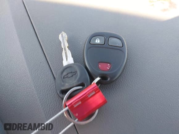 ✅ 2009 Chevrolet Traverse LS • VIN: 1GNEV13D39S156800 • Lot: 42684301. Wystawiony na IAAI z przebiegiem 150 271 mil. Bezpłatny archiwum sprzedaży aukcyjnych z USA i szczegółowy raport historii pojazdu na DreamBid. Zdjęcie 11.