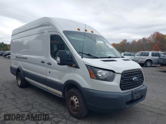 ✅ 2018 Ford Transit • VIN: 1FTBF4XM4JKA33046 • Лот: 43542503. Опубликован ранее на IAAI с пробегом 215 281 миль. Бесплатный доступ к архиву аукционных продаж из США и подробный отчёт об истории автомобиля на DreamBid. Изображение 1.