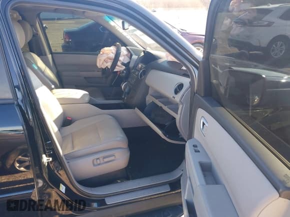 ✅ 2015 Honda Pilot EX-L • VIN: 5FNYF4H74FB009949 • Lot: 43806484. Listed on IAAI with 196,118 mi. Free auction sales archive from the USA and detailed vehicle history report at DreamBid. Image 5.