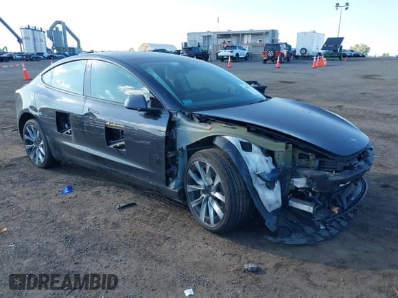 ✅ 2024 Tesla Model 3 • VIN: 5YJ3E1EA1RF749104 • Lot: 43182477. Wystawiony na IAAI z przebiegiem 18 569 mil. Bezpłatny archiwum sprzedaży aukcyjnych z USA i szczegółowy raport historii pojazdu na DreamBid. Zdjęcie 1.