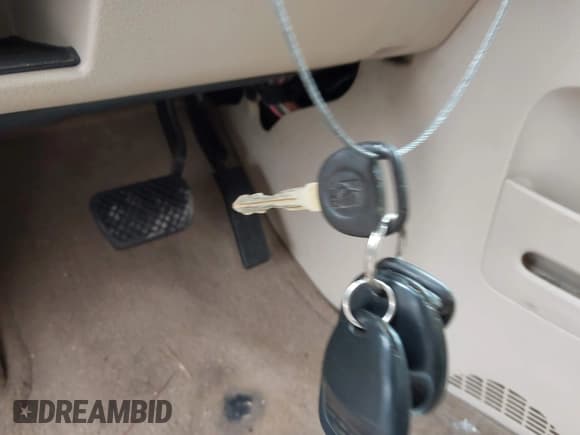 ✅ 2006 Saturn VUE • VIN: 5GZCZ53426S895629 • Lot: 41567279. Wystawiony na IAAI z przebiegiem 157 126 mil. Bezpłatny archiwum sprzedaży aukcyjnych z USA i szczegółowy raport historii pojazdu na DreamBid. Zdjęcie 11.