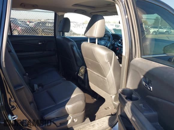 ✅ 2016 Honda Pilot EX-L • VIN: 5FNYF6H67GB032565 • Lot: 43522486. Wystawiony na IAAI z przebiegiem 154 223 mil. Bezpłatny archiwum sprzedaży aukcyjnych z USA i szczegółowy raport historii pojazdu na DreamBid. Zdjęcie 8.