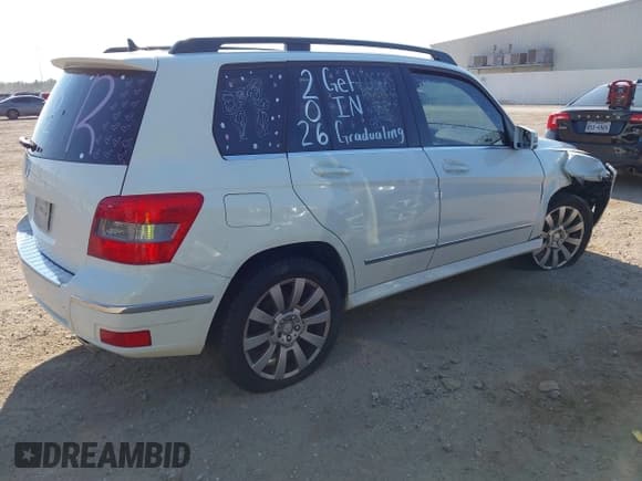 ✅ 2011 Mercedes-Benz GLK 350 • VIN: WDCGG5GB9BF589283 • Lot: 43229979. Listed on IAAI with 75,410 mi. Free auction sales archive from the USA and detailed vehicle history report at DreamBid. Image 4.